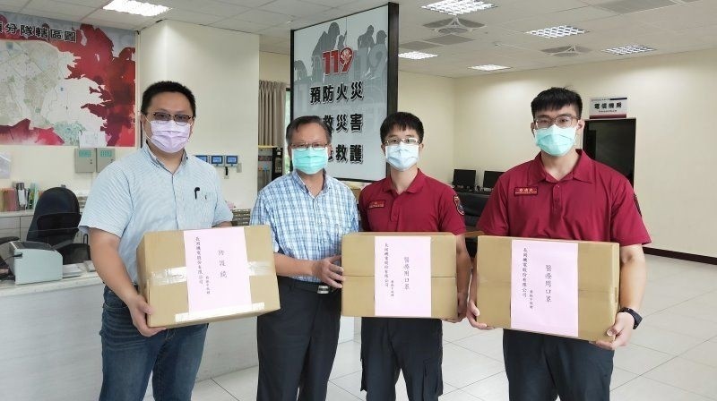 台湾のすべての医療スタッフ、警察官、消防の友人の方々に感謝します。